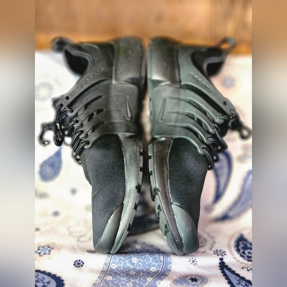 NIKE - Picture 6 of 13